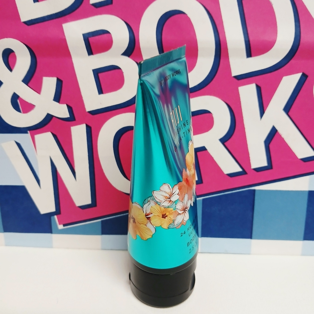Bath and Body Works Fiji Sunshine Guava-Tini Travel Size Body Cream 2.5 oz - Picture 5 of 5